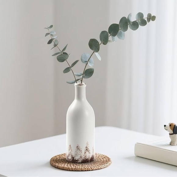 White vase - Picture 1 of 3